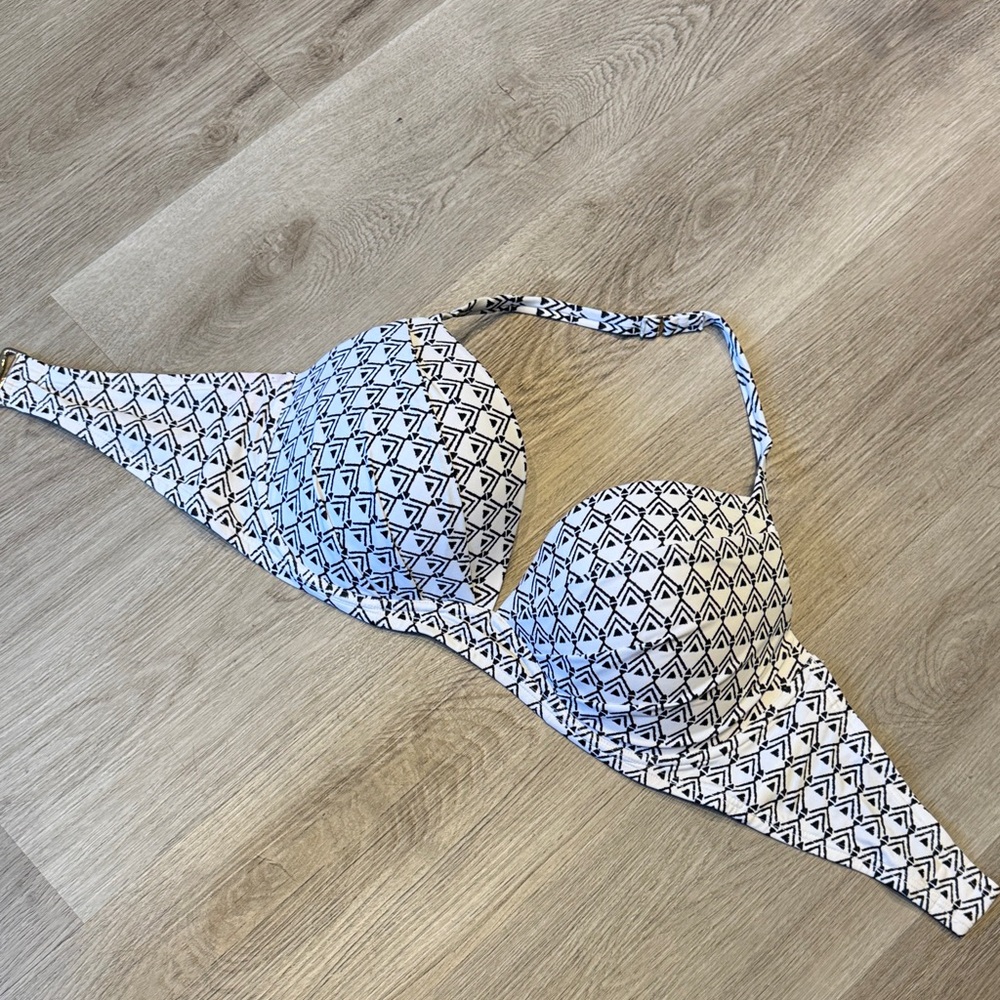 Victoria’s Secret halter bikini top size 38 DD black and white
